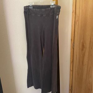 Hot shot cropped flare yoga pants